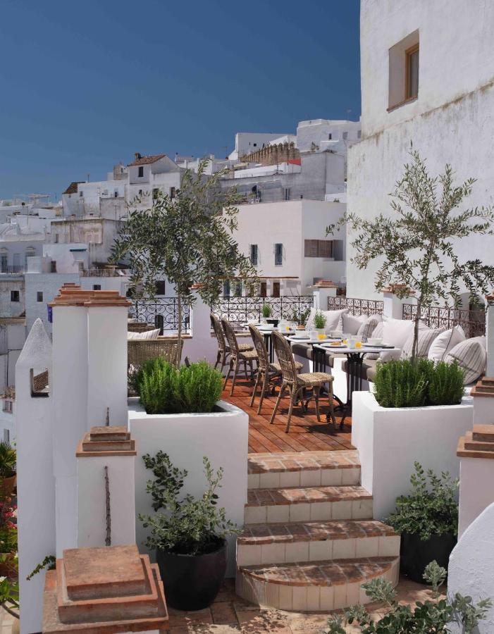 Hotel Plaza 18 - Grupo Califa Vejer de la Frontera Exteriör bild